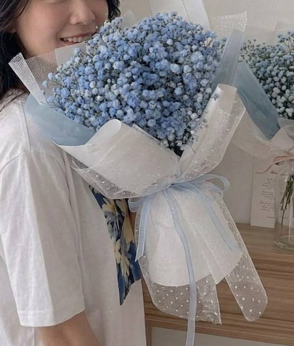 Моно-букет из голубой гипсофилы